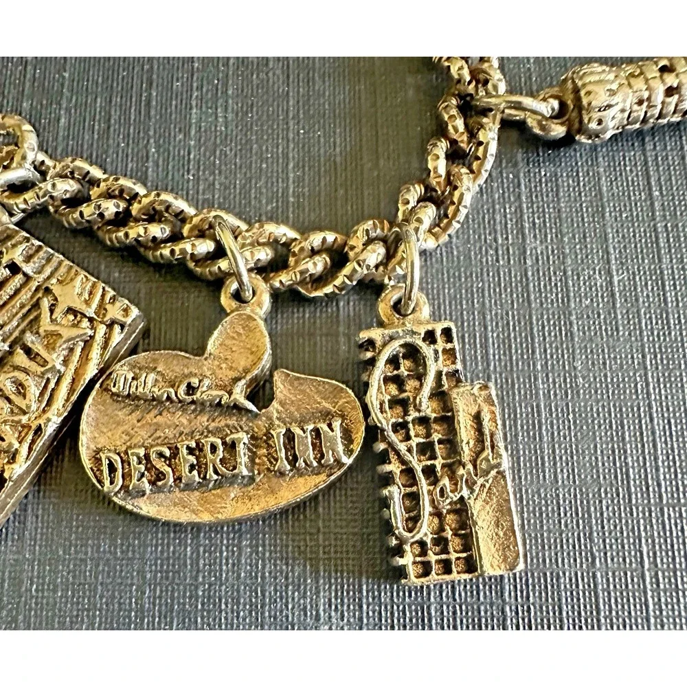 Vintage Las Vegas Casino Hotel Charm Bracelet with 10 Charms ~ Gold Color ~ 7 in
